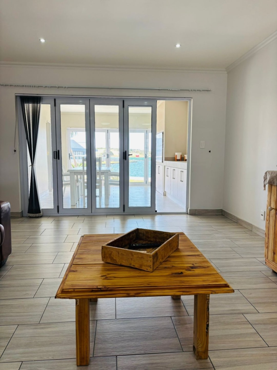 To Let 3 Bedroom Property for Rent in Aston Bay Eastern Cape